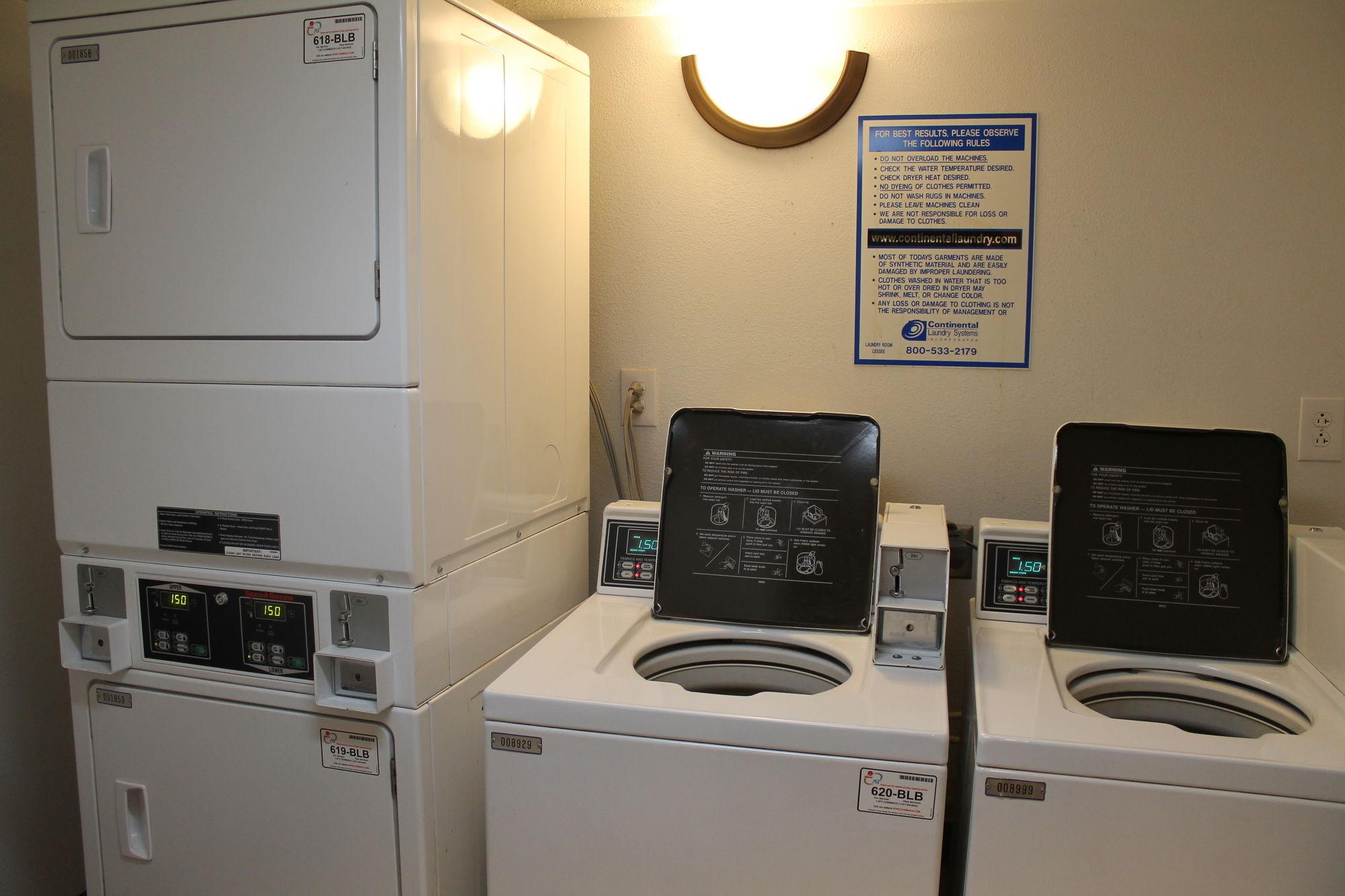 Days Inn & Suites By Wyndham Bridgeport - Clarksburg Ngoại thất bức ảnh