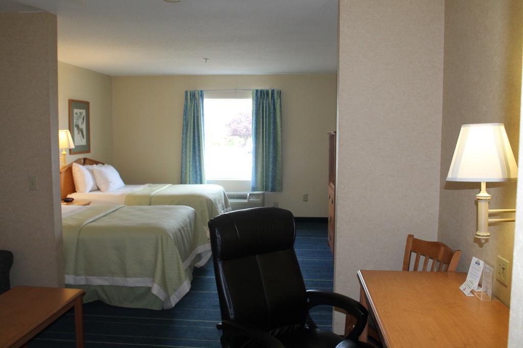 Days Inn & Suites By Wyndham Bridgeport - Clarksburg Phòng bức ảnh