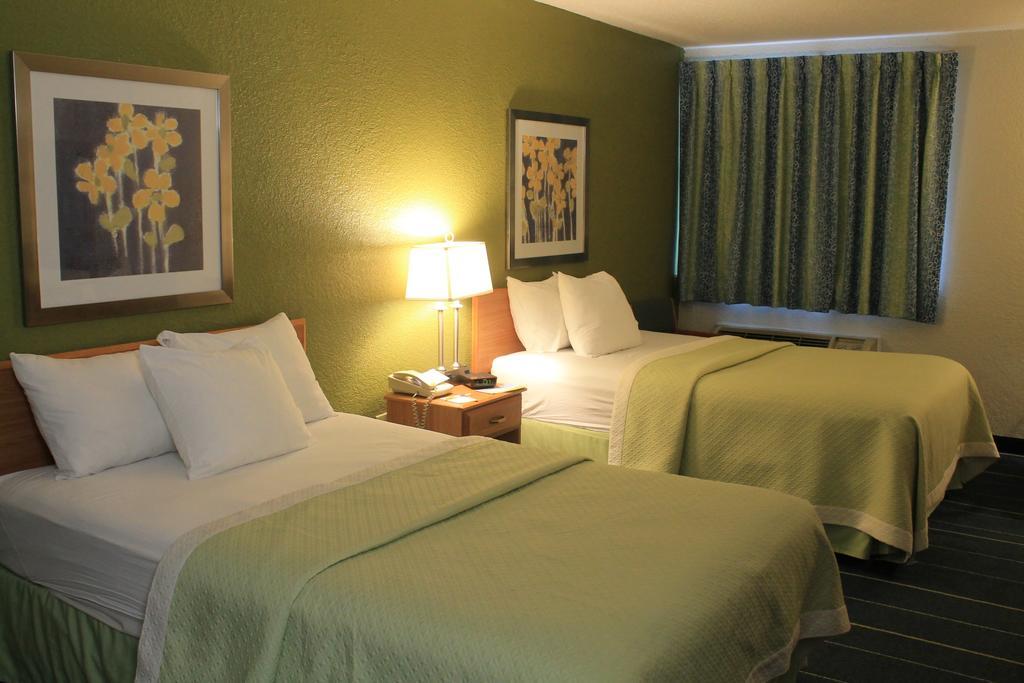 Days Inn & Suites By Wyndham Bridgeport - Clarksburg Phòng bức ảnh