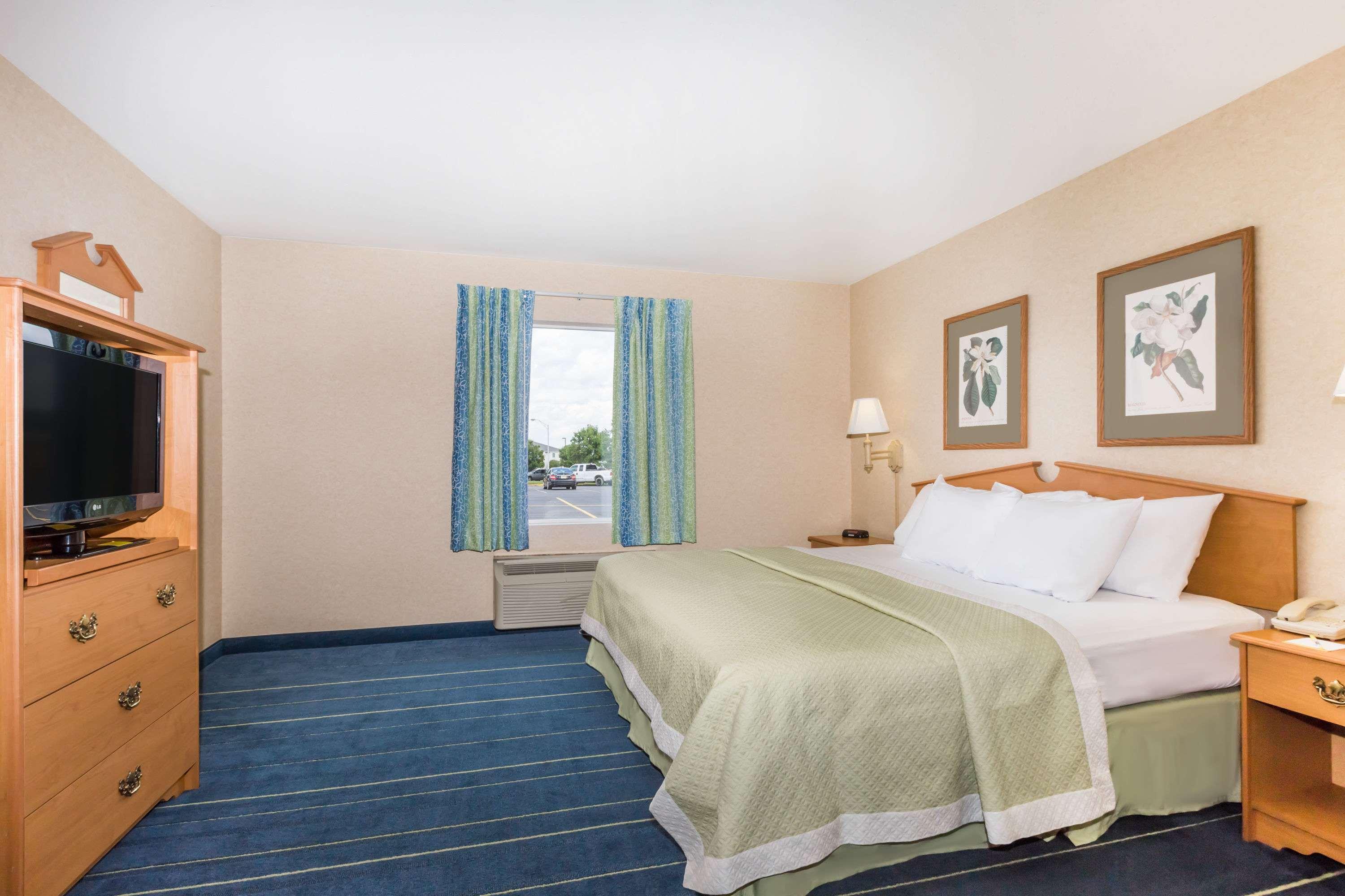 Days Inn & Suites By Wyndham Bridgeport - Clarksburg Ngoại thất bức ảnh