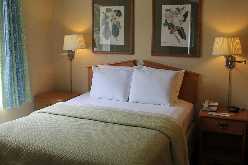 Days Inn & Suites By Wyndham Bridgeport - Clarksburg Ngoại thất bức ảnh