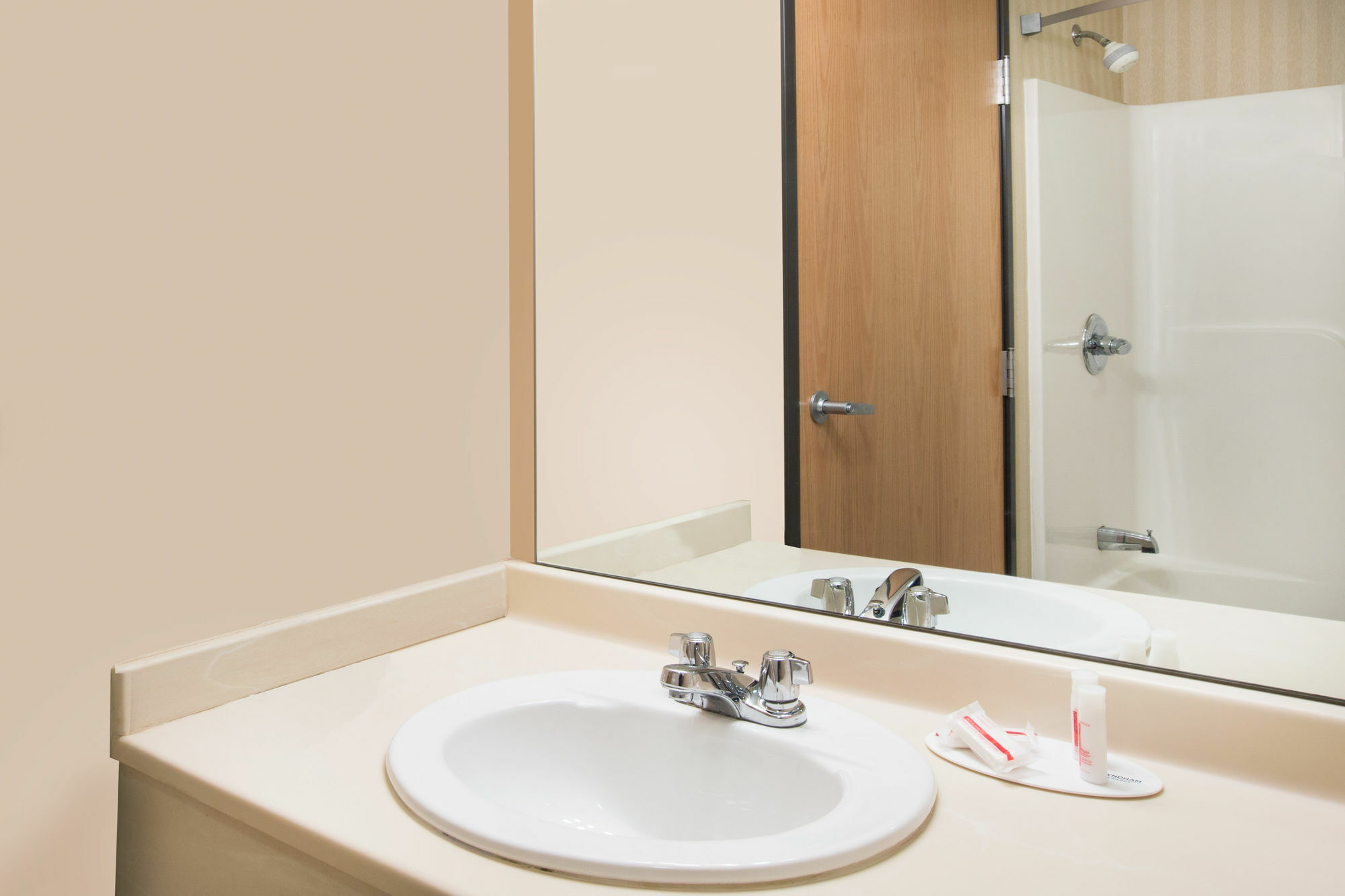 Days Inn & Suites By Wyndham Bridgeport - Clarksburg Ngoại thất bức ảnh