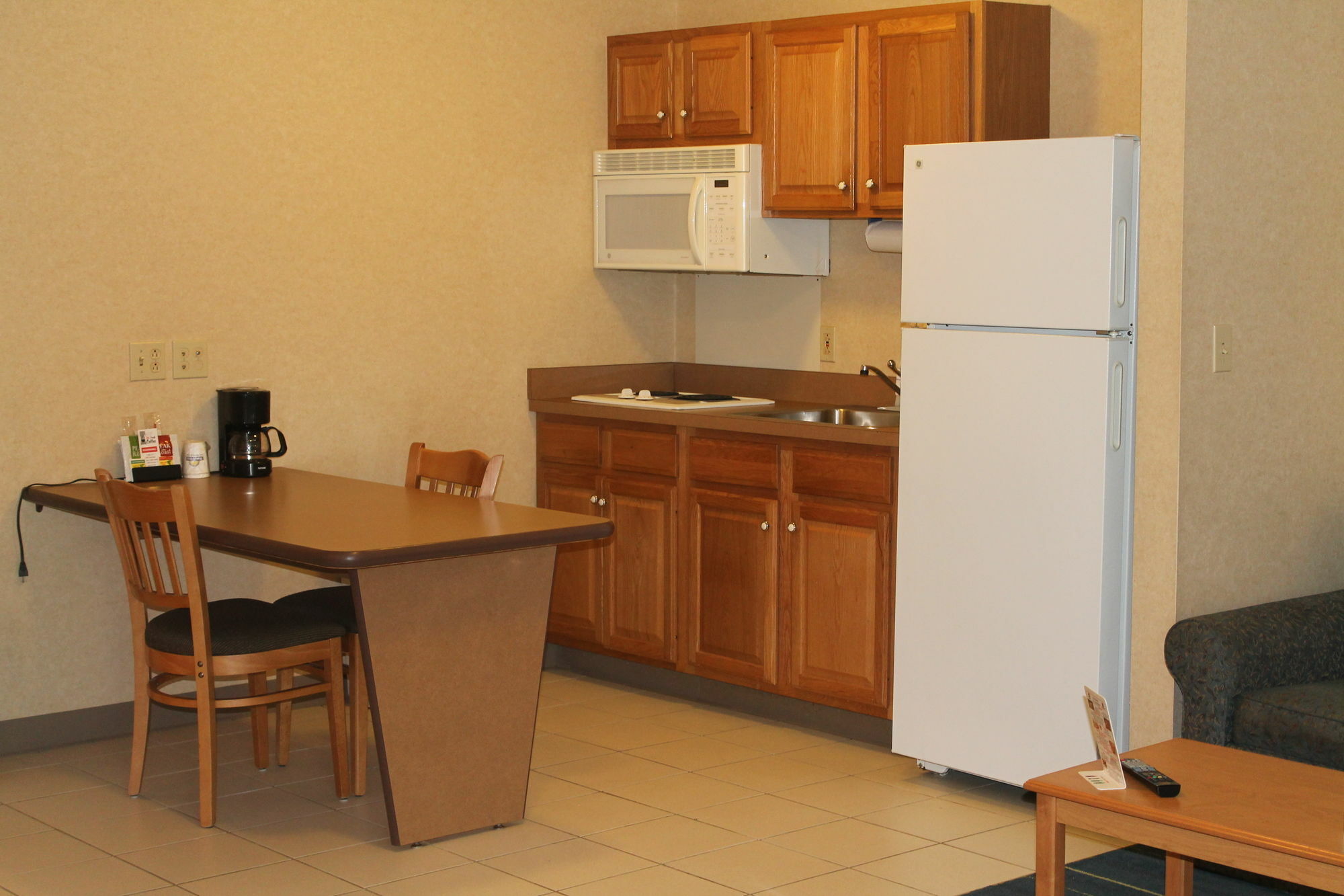 Days Inn & Suites By Wyndham Bridgeport - Clarksburg Ngoại thất bức ảnh