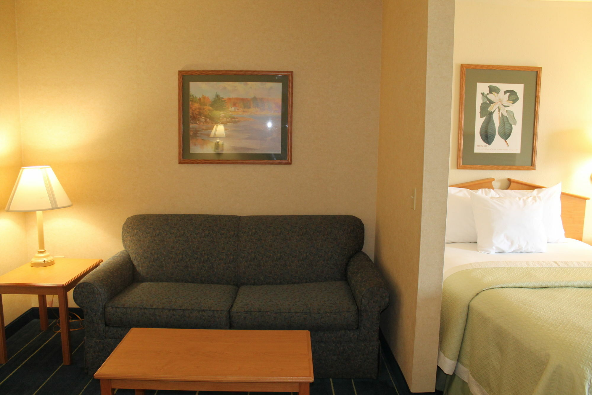 Days Inn & Suites By Wyndham Bridgeport - Clarksburg Ngoại thất bức ảnh
